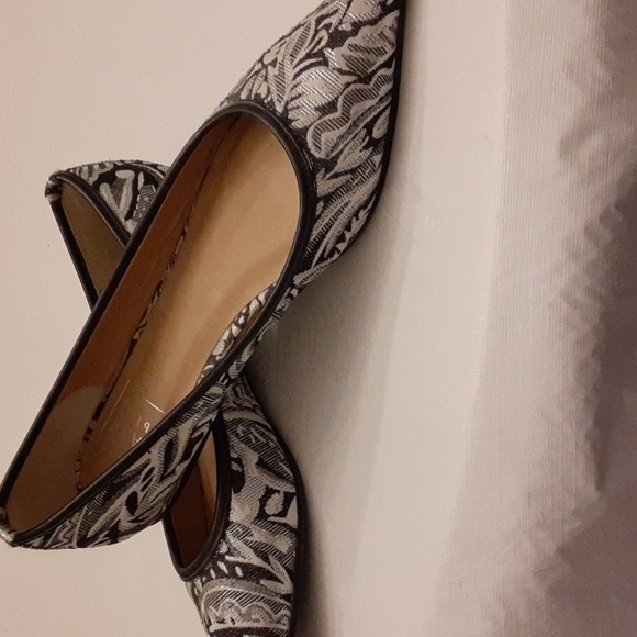 SHOES - Picture 4 of 4